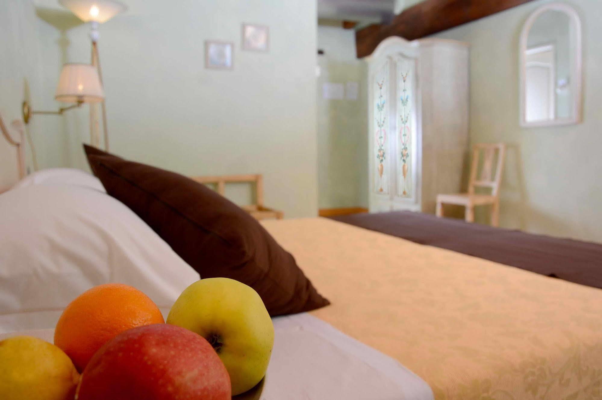 Albergo Dimora Storica Antica Hostelleria Crema Zewnętrze zdjęcie